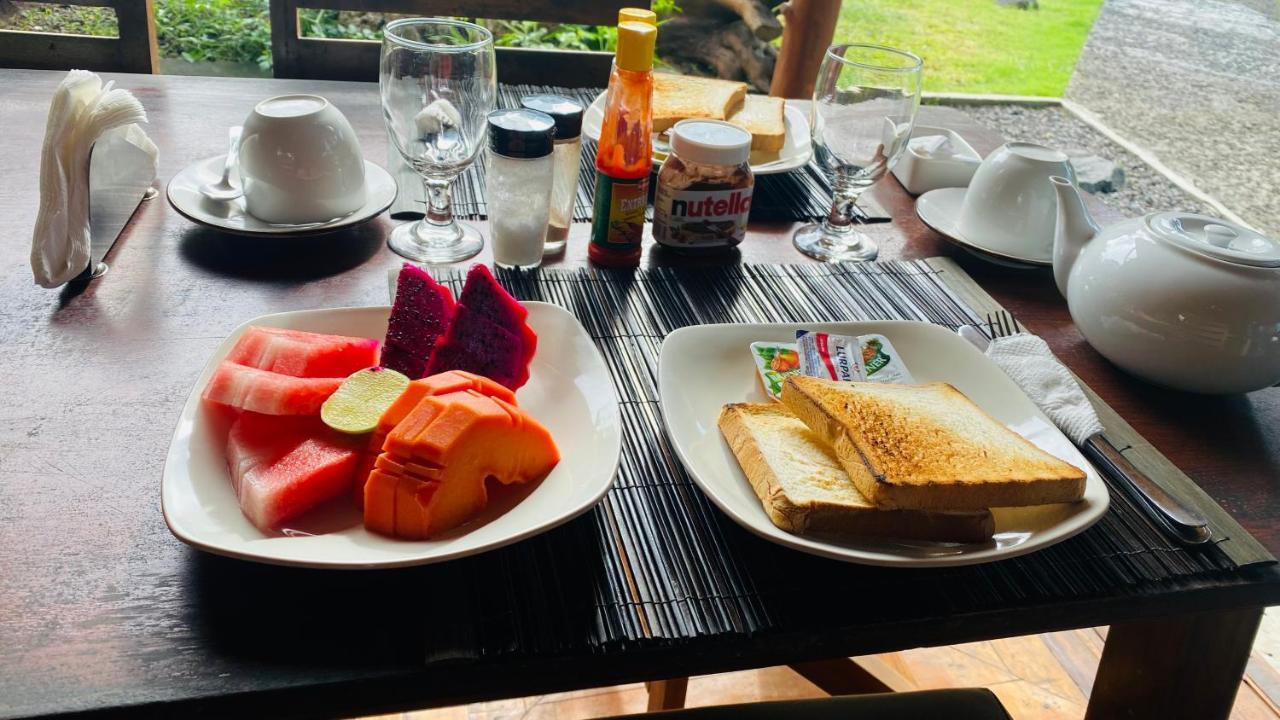 Pondok Sari Homestay 乌干沙 外观 照片